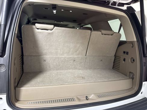 Used 2019 Chevrolet Tahoe LT w/ Luxury Package AWD/4WD image 11