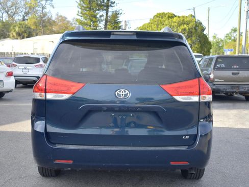 Used 2012 Toyota Sienna LE image 6
