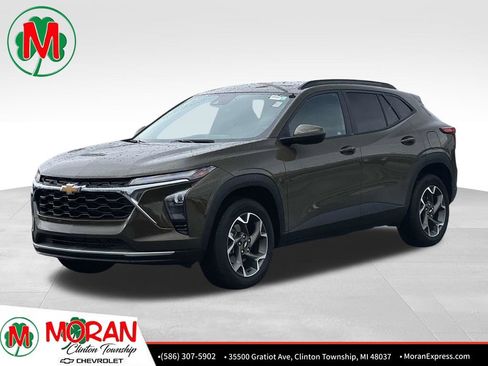 Certified 2024 Chevrolet Trax LT w/ Driver Confidence Package FWD image 1