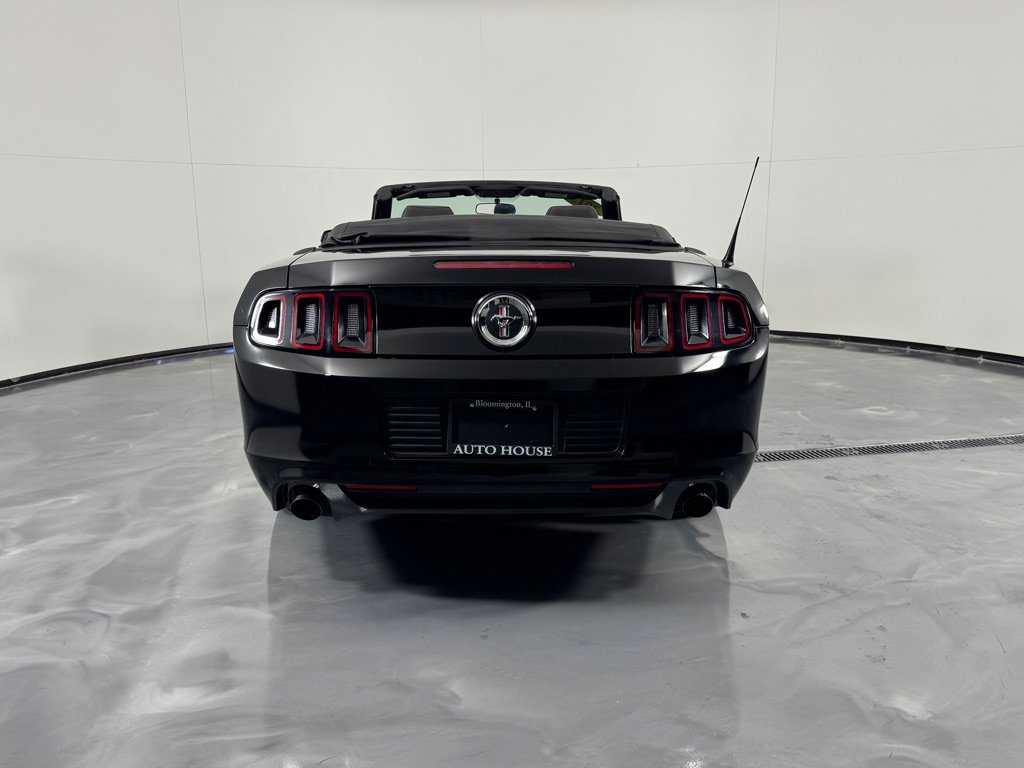 Used 2013 Ford Mustang Convertible RWD image 7