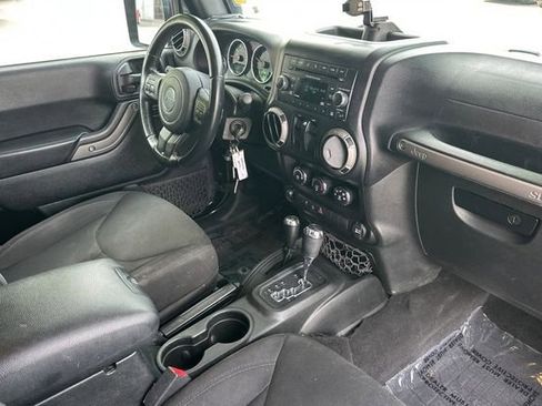 Used 2016 Jeep Wrangler Sport image 17