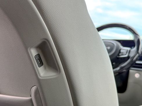 Certified 2025 Kia Sorento SX Prestige image 37