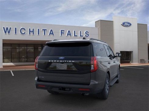 New 2025 Ford Expedition Active image 8