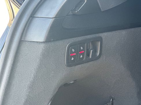 Used 2017 Audi Q7 3.0T Premium Plus w/ Premium Plus Package image 29