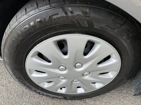 Used 2024 Nissan Sentra S FWD image 40