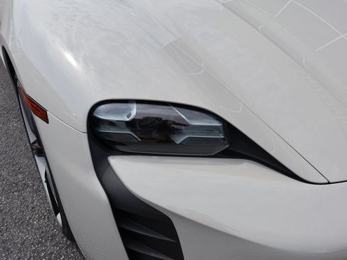 Used 2022 Porsche Taycan 4S AWD/4WD image 6