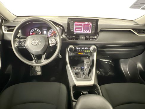 Used 2021 Toyota RAV4 LE FWD image 28