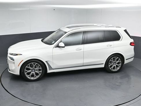 Used 2023 BMW X7 xDrive40i AWD/4WD image 49
