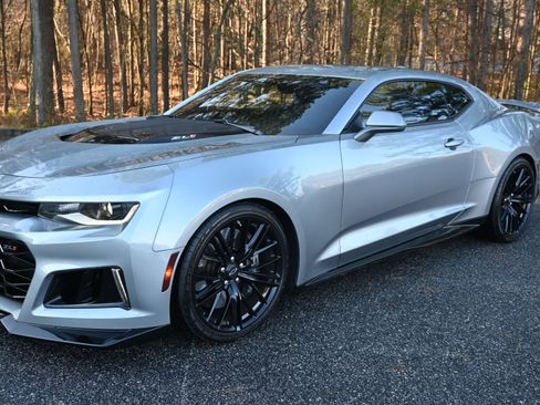 Used 2023 Chevrolet Camaro ZL1 image 13