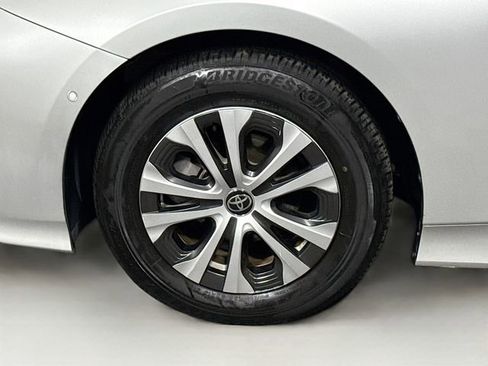 Used 2022 Toyota Prius LE image 28