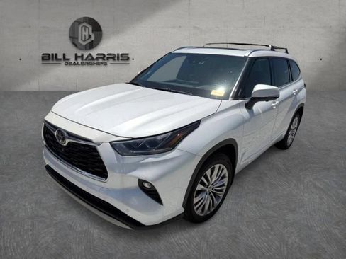 Used 2023 Toyota Highlander Platinum AWD/4WD image 5