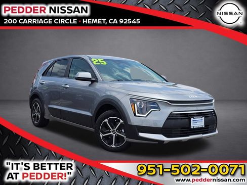 Used 2025 Kia Niro LX FWD image 1