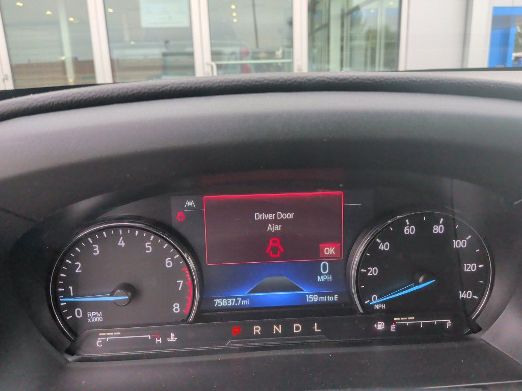 Used 2022 Ford Explorer Limited w/ Equipment Group 301A AWD/4WD image 7