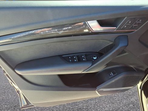 Used 2023 Audi SQ5 Premium Plus w/ Premium Plus Package image 16