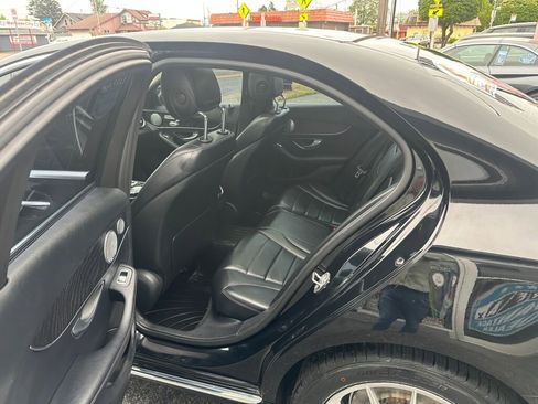 Used 2017 Mercedes-Benz C 300 4MATIC Sedan image 11