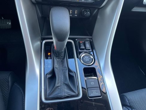 New 2024 Mitsubishi Eclipse Cross SE image 30