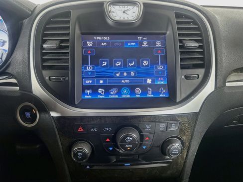 Used 2014 Chrysler 300 C RWD image 24