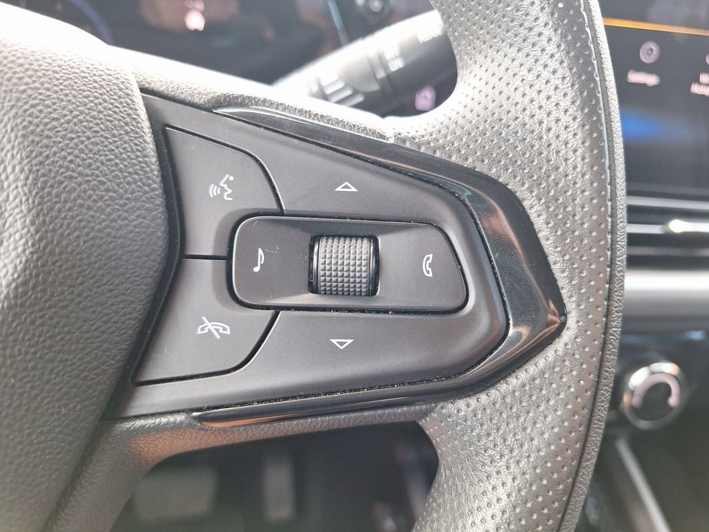 Used 2025 Chevrolet TrailBlazer LT FWD image 19