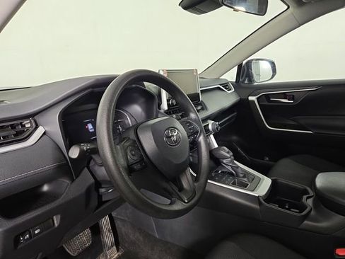 Used 2025 Toyota RAV4 XLE image 14