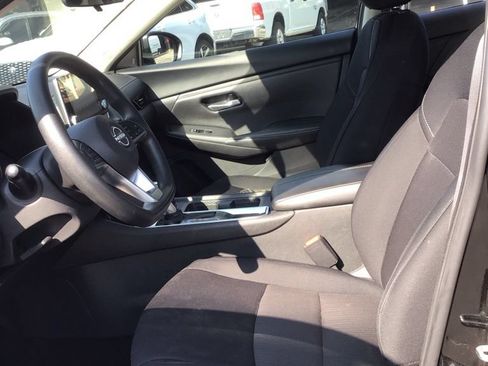 Used 2024 Nissan Sentra SV FWD image 6