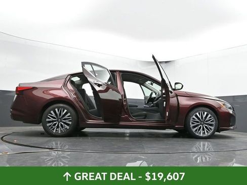 Used 2024 Nissan Altima 2.5 SV image 75