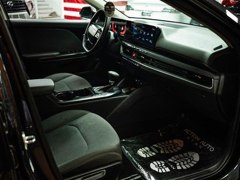 Used 2025 Kia K4 LXS image 12