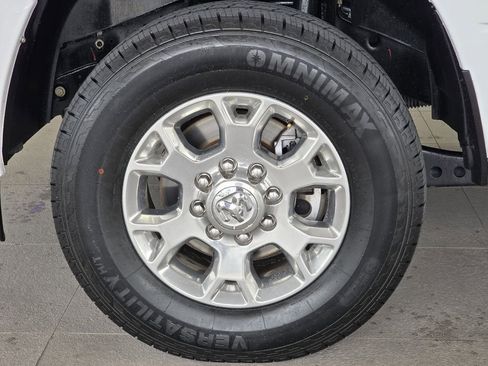 Used 2024 RAM 2500 Laramie AWD/4WD image 10