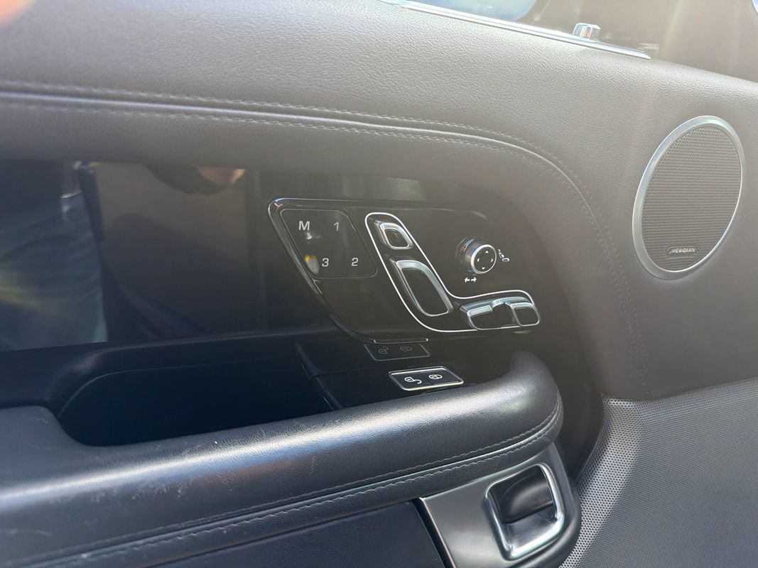 Used 2020 Land Rover Range Rover HSE AWD/4WD image 9
