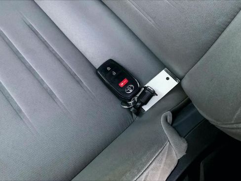 Used 2024 Toyota Tacoma TRD Sport RWD image 12