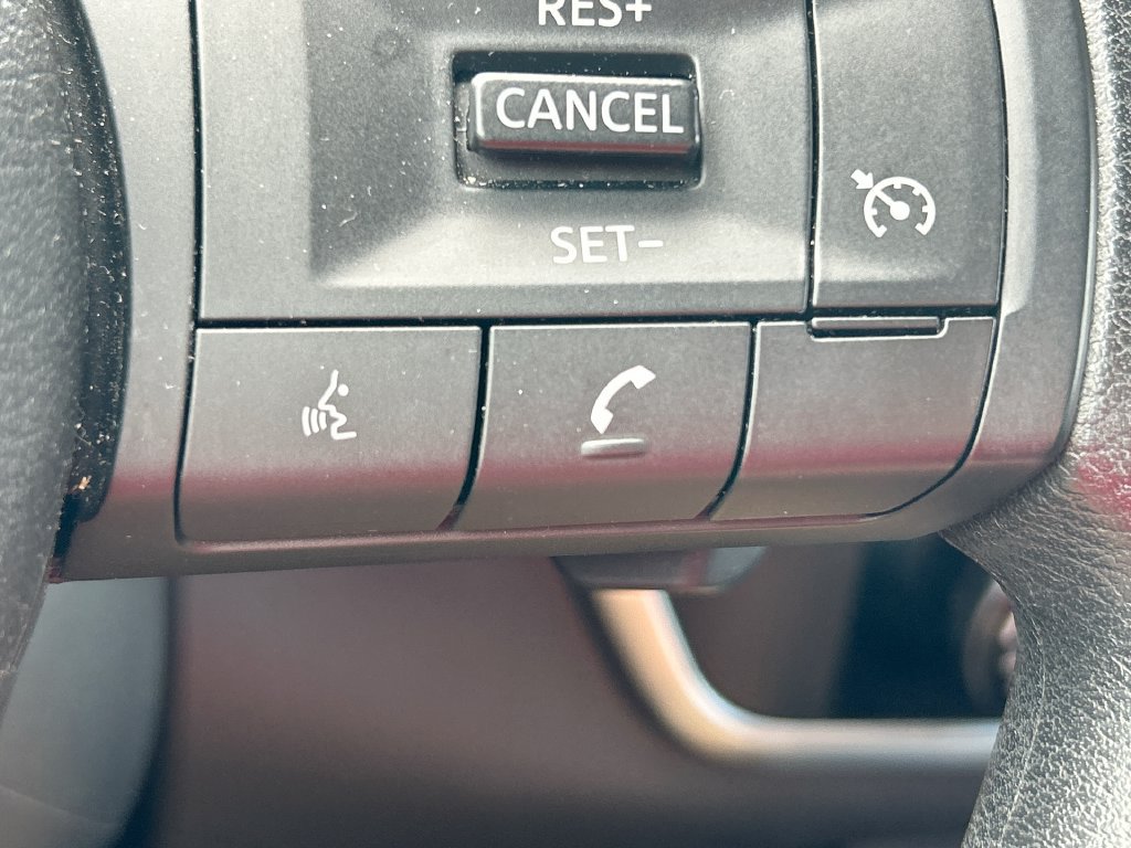 Used 2023 Nissan Rogue S AWD/4WD image 16