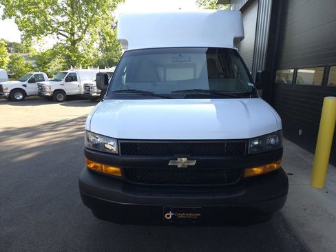 Used 2019 Chevrolet Express 3500 image 9