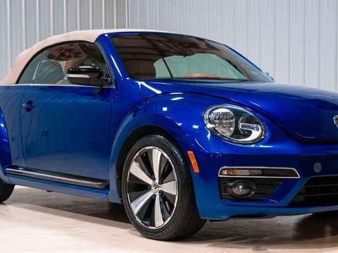 Used 2013 Volkswagen Beetle 2.0T image 1