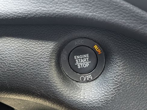 Used 2023 Jeep Cherokee Altitude Lux image 29