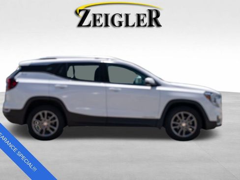Used 2022 GMC Terrain SLT image 8