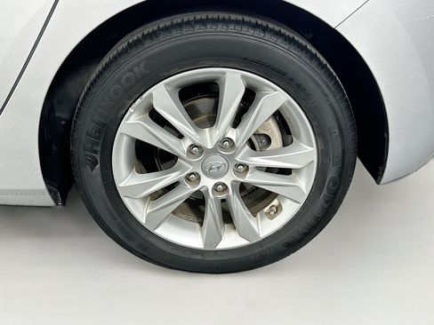 Used 2014 Hyundai Elantra GT FWD image 11