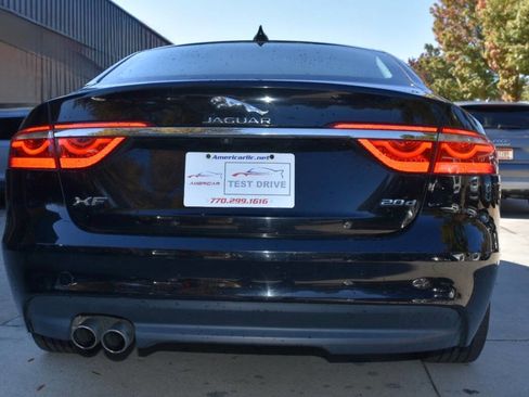 Used 2017 Jaguar XF Premium image 19