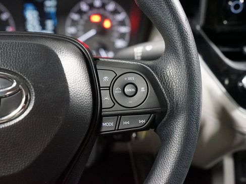 Used 2025 Toyota Corolla Cross L FWD image 13