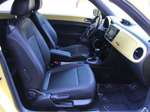 Used 2014 Volkswagen Beetle TDI FWD image 17