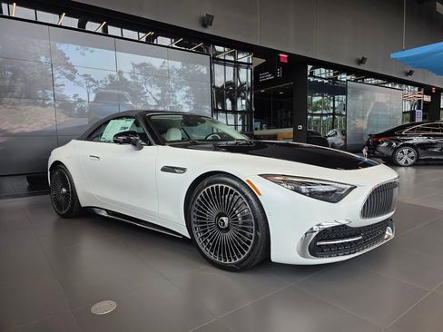 New 2026 Mercedes-Benz Maybach SL 680 image 1