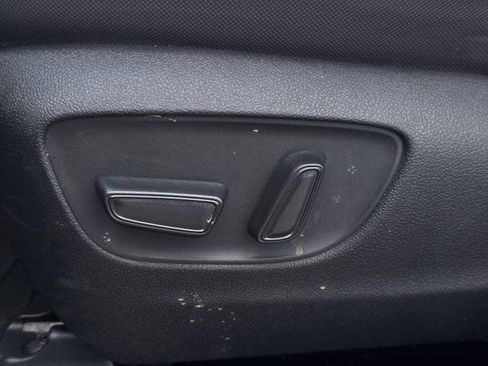 Used 2023 Toyota Highlander LE image 27