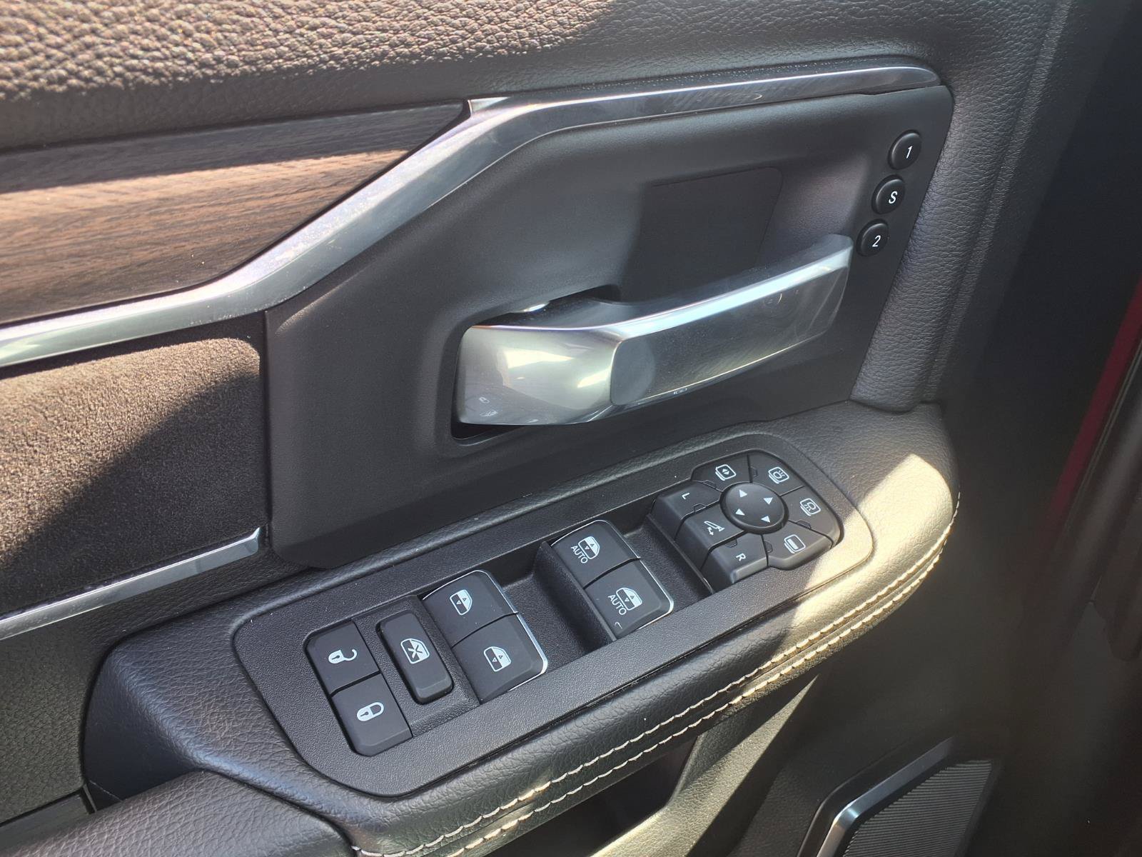 New 2026 RAM 2500 Laramie AWD/4WD image 19