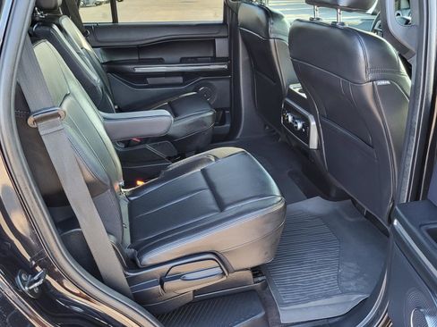 Used 2021 Ford Expedition XLT image 11