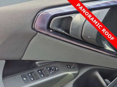 Used 2025 BMW X3 xDrive30i w/ Convenience Package image 13