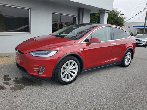 Used 2018 Tesla Model X 100D image 13