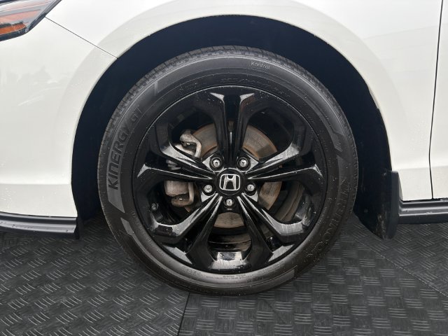 Used 2025 Honda Accord SE image 14