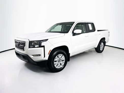 Used 2024 Nissan Frontier SV w/ SV Convenience Package image 3
