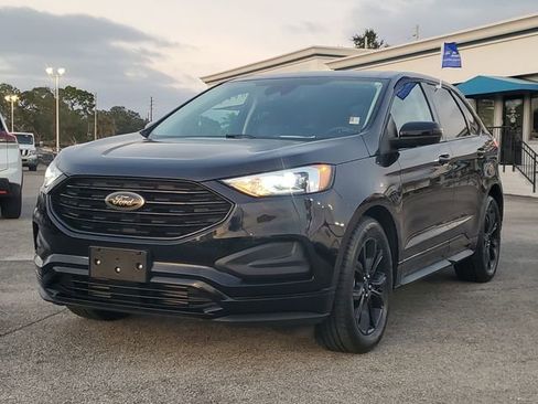 Certified 2022 Ford Edge SE w/ Black Appearance Package image 2