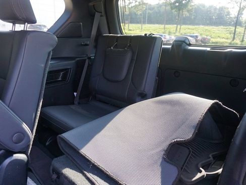 Used 2022 Lexus GX 460 Premium w/ Accessory Package AWD/4WD image 17