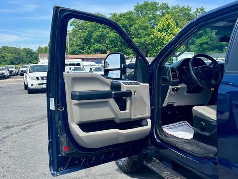 Used 2018 Ford F250 XL w/ Power Equipment Group AWD/4WD image 12
