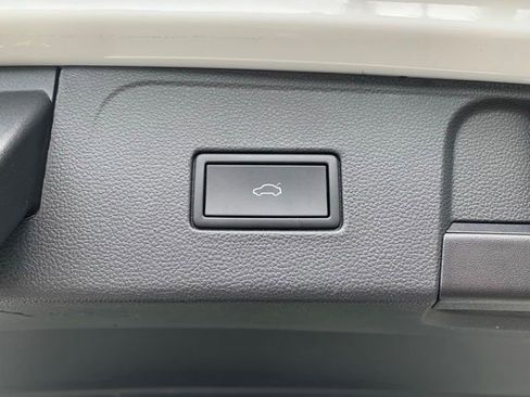 Used 2023 Volkswagen Atlas SEL Premium AWD/4WD image 6